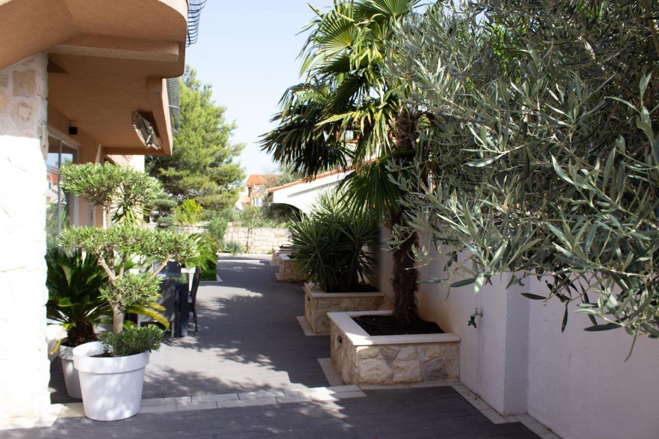 Apartments Villa Jelena Vodice Exterior foto